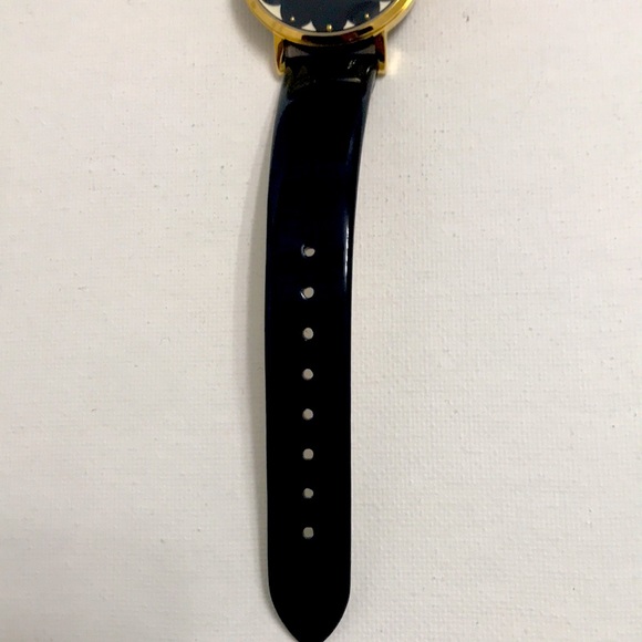 Kate Spade Scallop Watch - Picture 4 of 10